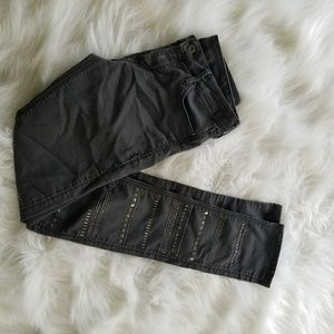 Neat detailed skinnies